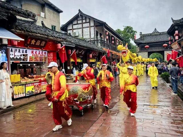 不愧是成都，火成这样！