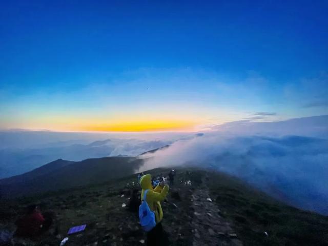 周末夜爬东灵山:于北京之巅邂逅日出云海之壮美