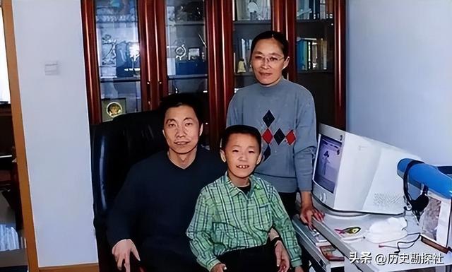 我国首位航天员杨利伟，被授予少将军衔，退休后能享受什么待遇？