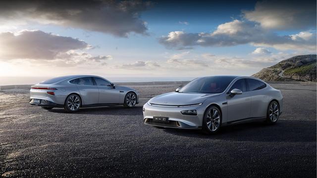 小鹏的首款女机器人，在全网火了，雷军说过的话，终于有人信了