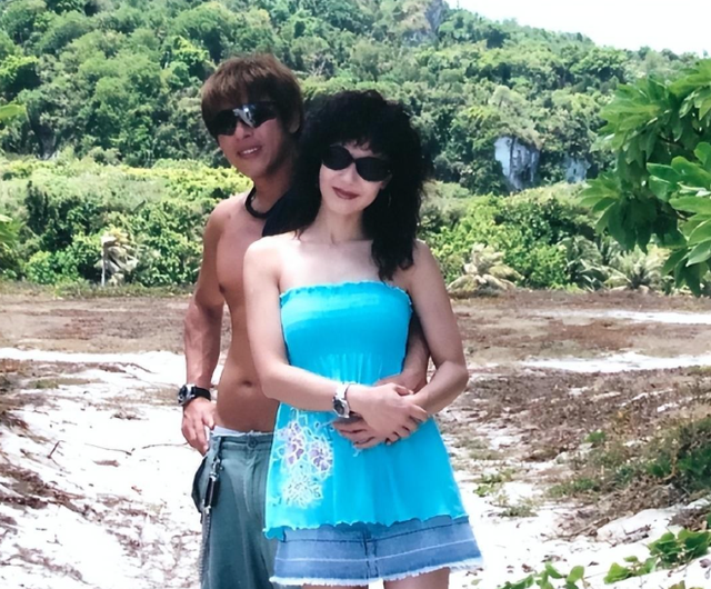 夫妻俩为了不变老，坚持31年不吃肉不生子，如今59岁近照不敢认