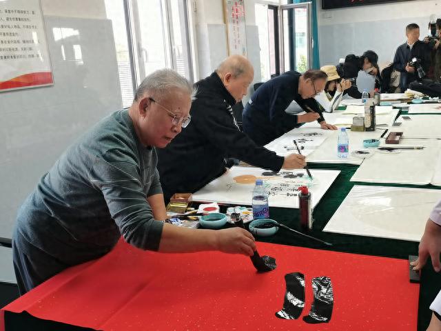 情满金秋迎重阳 文化养老暖人心