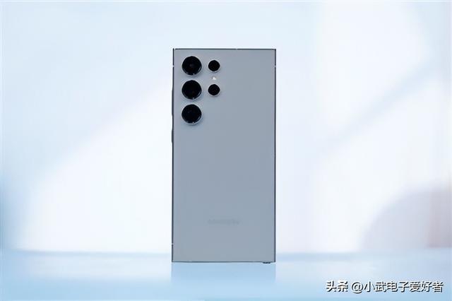 三星 S26 Ultra 终于开窍？快充升级治好了我的电量焦虑