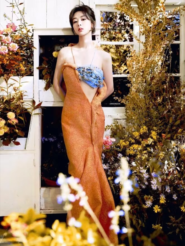 央媒发文！33岁杨紫高调官宣喜讯，网友：恭喜，终于等到了这一天