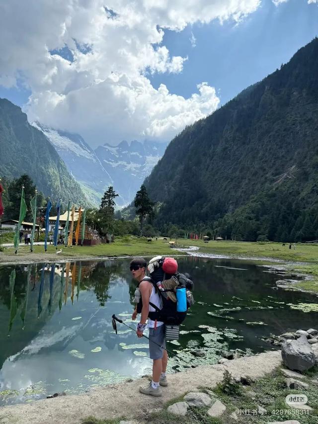 30岁男子徒步梅里雪山环线失联近10天，妻子：家中还有两个孩子，救援人员：正全力搜救，但暂未发现失联人员
