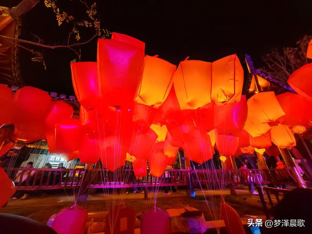 云梦：文化碰撞与音乐狂欢 祥云湾一周年庆典亮点纷呈