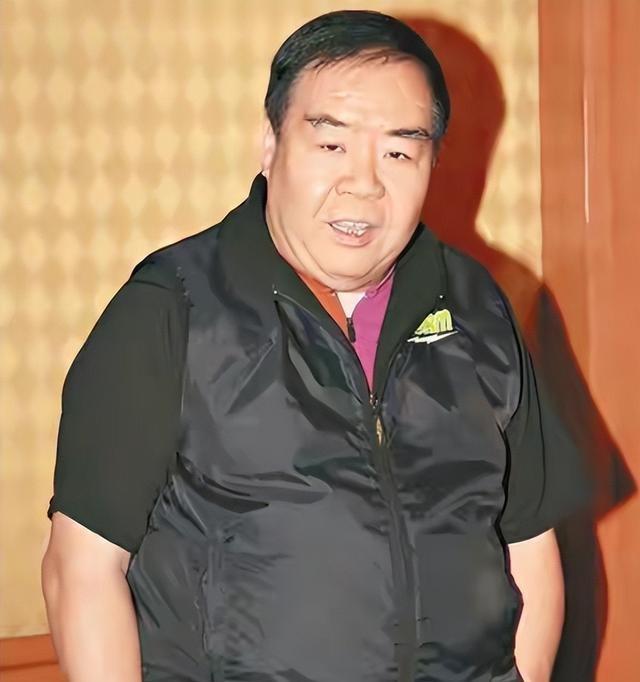 继送走103岁杨振宁后，74岁“肥猫”郑则仕被曝离世传闻 令人唏嘘