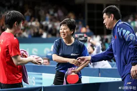 是否再战下届奥运会？倪夏莲届时将满65岁：不舍乒乓生涯，只要我打得动图片