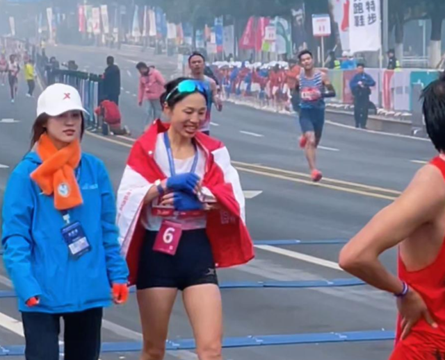 钱再多也没用！35岁最快女护士张水华的现状，给中年女性提了个醒