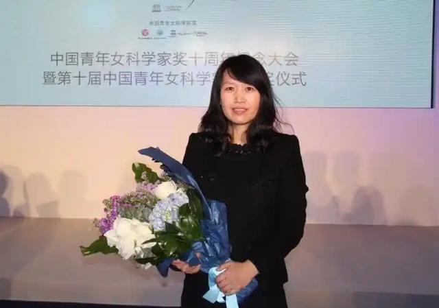 “绿色”外衣藏污纳垢！造纸业新漏洞，你用的纸可能是“污染源”