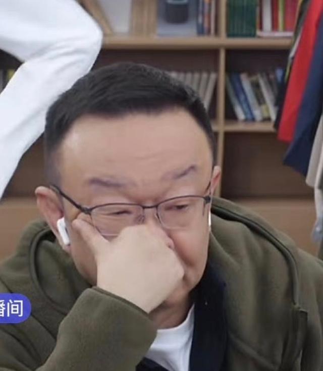 雷军带火陈年，凡客直播冲第一，小米股价却跌了8个点