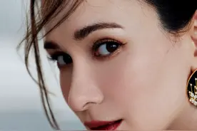 40岁卢靖姗身材真是太完美了 气质干练优雅，难怪韩庚对她如此钟情图片