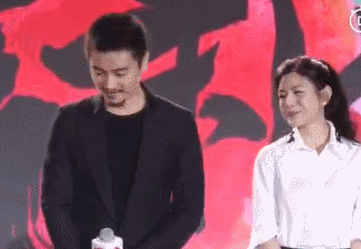 离婚9个月后，38岁陈晓再次官宣喜讯，活成陈妍希高攀不起的存在