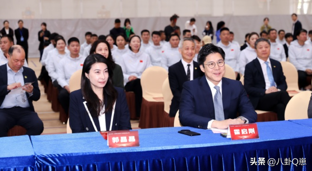 霍启刚太幸福，44岁郭晶晶又传喜讯，让霍震霆和香港阔太圈沉默了