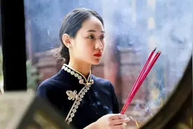 烧香为何一定是三根？每根分别代表什么？传统文化我们不得不知图片