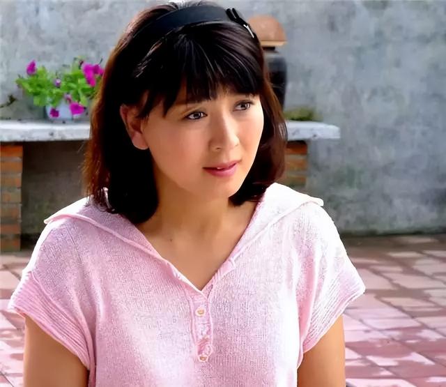 脸疼不疼？人民网彻查后	，闫学晶首现身再传噩耗，这回真洗不白了