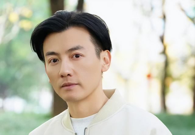 他帅的令人窒息，46岁却无人问津！观众怒赞：这演技早应该封神！