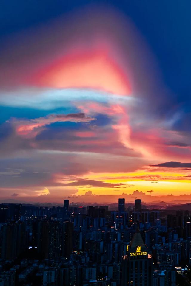 “天空的情书”已送达！请签收龙岗的专属浪漫🥰
