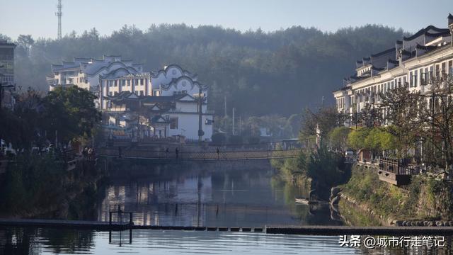 马丁公路、水上红叶的秋景没看到，却被日落和水库给震撼了