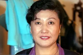 高秀敏：和有妇之夫何庆魁同居14年，至死都没来得及和赵本山和解图片