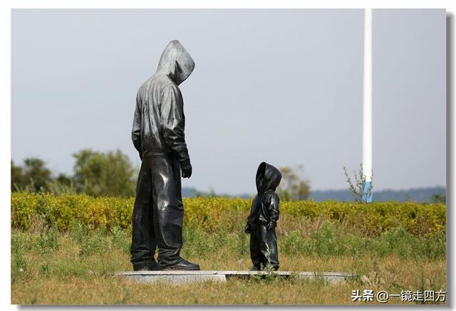 在大连陵水湾打造出的“海纳百川”国际雕塑景观带