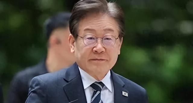 降格对待中国究竟意欲何为？九三阅兵前夕，首个拒绝出席阅兵的总统出现，我国做出特殊安排
