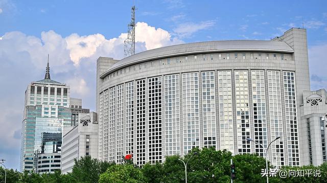 高市早苗拒不撤回！中方突然改口，刚发出最后通牒，日敢插手就打