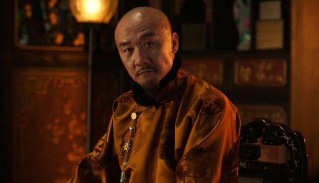 同样饰演父亲，《大生意人》中54岁成泰燊和56岁黄志忠有何不同？