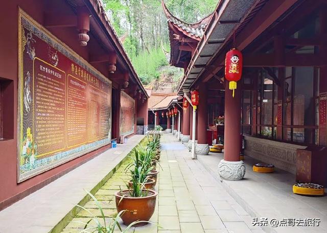 成都黄龙溪被冷落的寺庙，位置堪称绝佳，现32尊观音化身像！