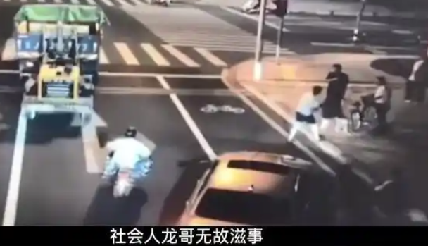 无牌奥迪加塞恐吓女子后续！纹身男过往被扒，难怪嚣张，恐要坐牢