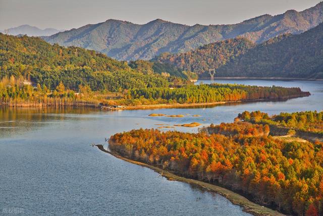 11月-12月，适合秋冬季节自驾的7条线路，藏着不少好风景