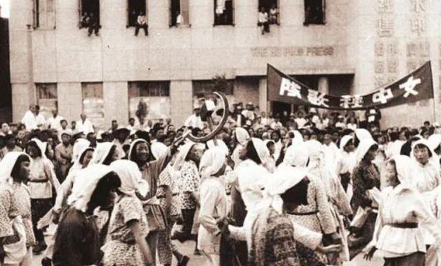 15岁入党，18岁和主席结婚，如今仍健在，却几乎不露面