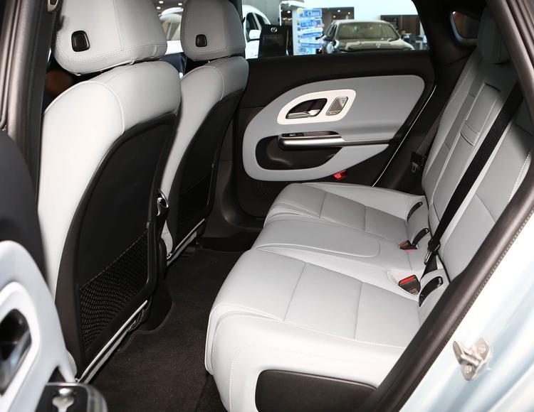 奔驰CLA纯电_CLA纯电设计评价_奔驰c级选装抬头显示