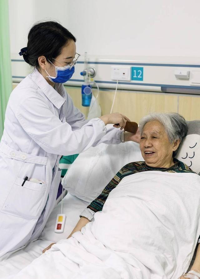 中国将迎来前所未有的死亡高峰？专家给出答案：是这些因素导致的