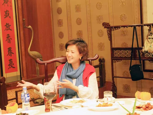 61岁演员何晴去世，好友曝原因细节	，是许亚军前妻，六小龄童悼念