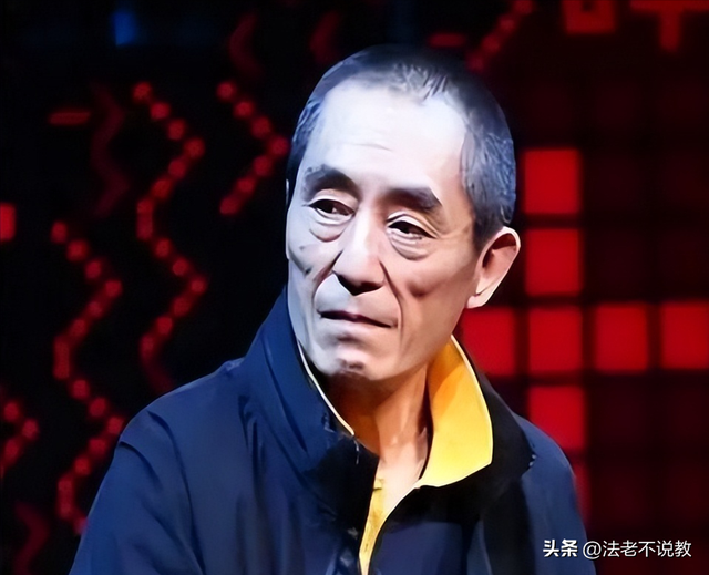 恩爱25年抵不过残酷现实，74岁张艺谋年老色衰，43岁陈婷花样年华
