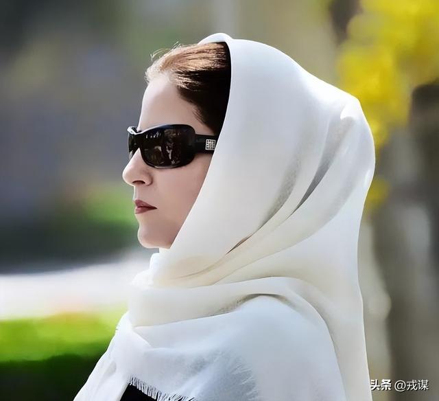 伊朗高官掀头巾风暴！抗争40年，伊朗女性仍不能合法摘下头巾
