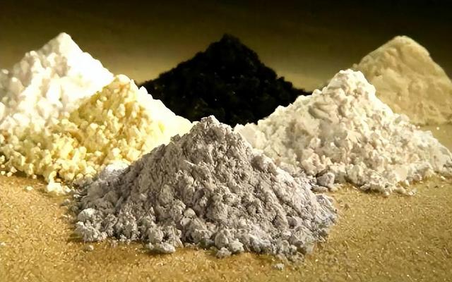 特朗普的话没用？日本送中国两句话，不到24小时，美航母驶离日本