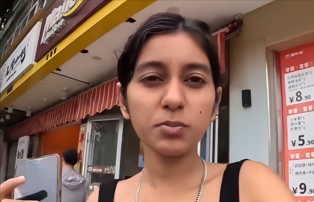 听说印度领先中国，印度美女决定一探究竟，到中国才知道自己被骗