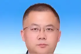 梁磊当选达州市人民政府市长图片