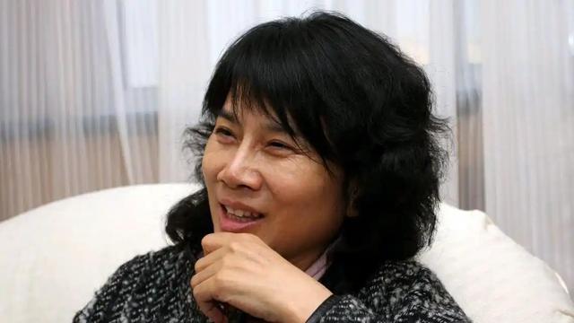 被停职审查、转移资产、搞办公恋情，董明珠身上标签哪个是真的