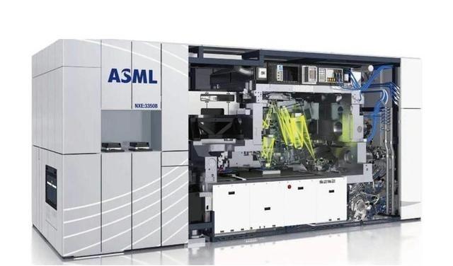 绕开EUV光刻机，无需先进制程！中国推进硅光子，美智库预言成真