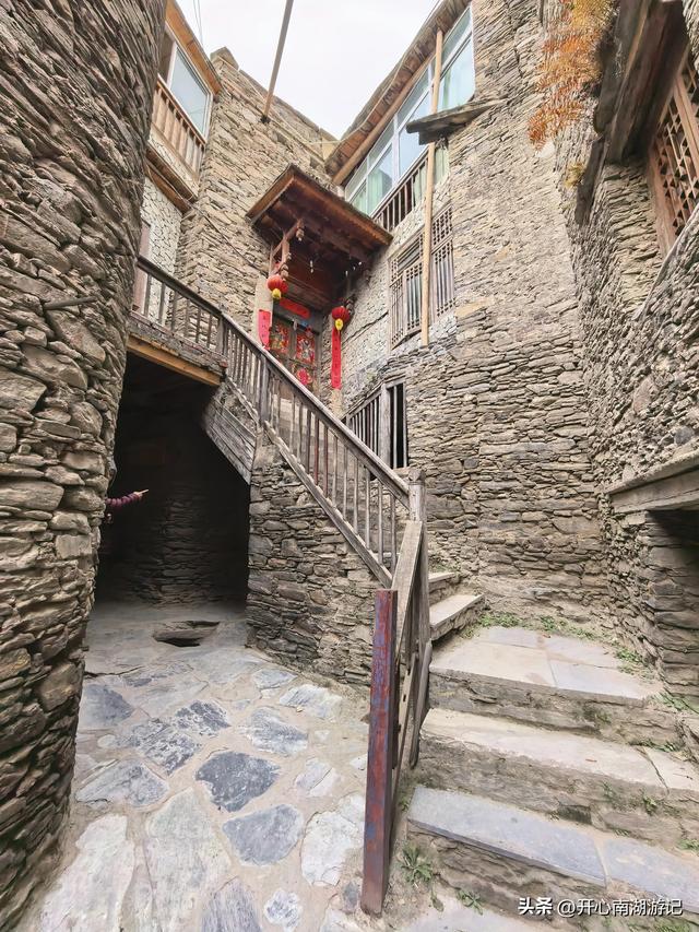 喀什经317到成都，色达县-都江堰，甲居藏寨、理小路、桃坪羌寨