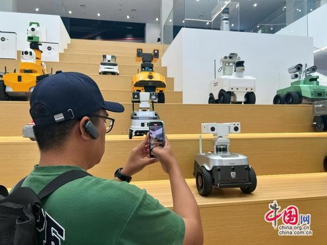 中外媒体浙江行｜沉浸式见证中国数智发展的“浙江答卷”