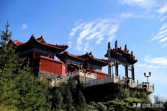在金昌玩，基础款就不要再搭基础款