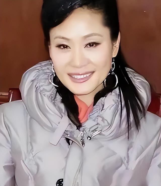 于文华也没想到	，大衣哥爆红14年后，如今终于过上了理想生活