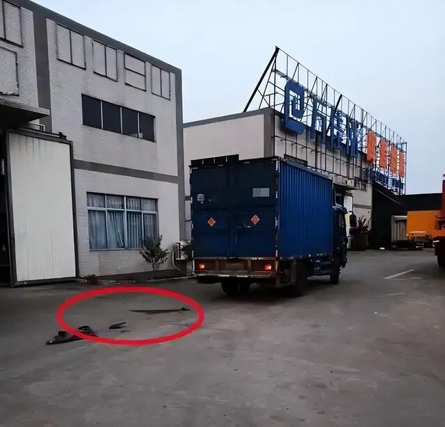 95岁老人被撞后3个月去世，司机赔偿60万后获刑1年2个月，广东省高院决定再审：量刑明显不当