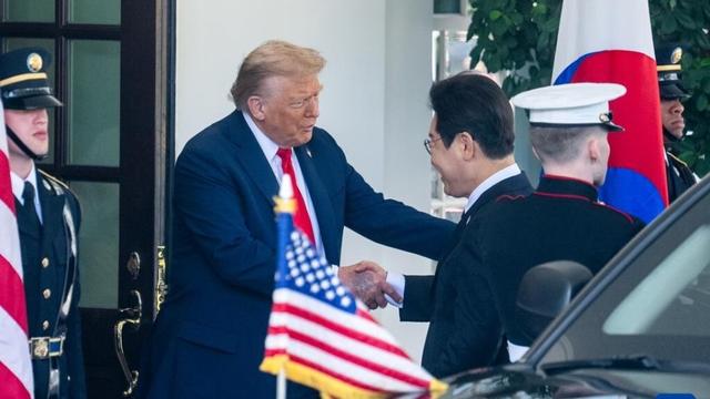 面见特朗普，李在明一语惊人：期待有一天，您能在朝鲜打高尔夫球