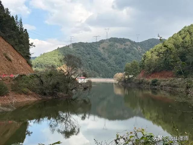 周末徒步,走昆明嵩明的灵云山,游法界寺、走森林步道,休闲惬意