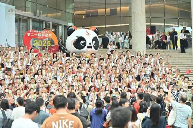 不愧是成都，火成这样！